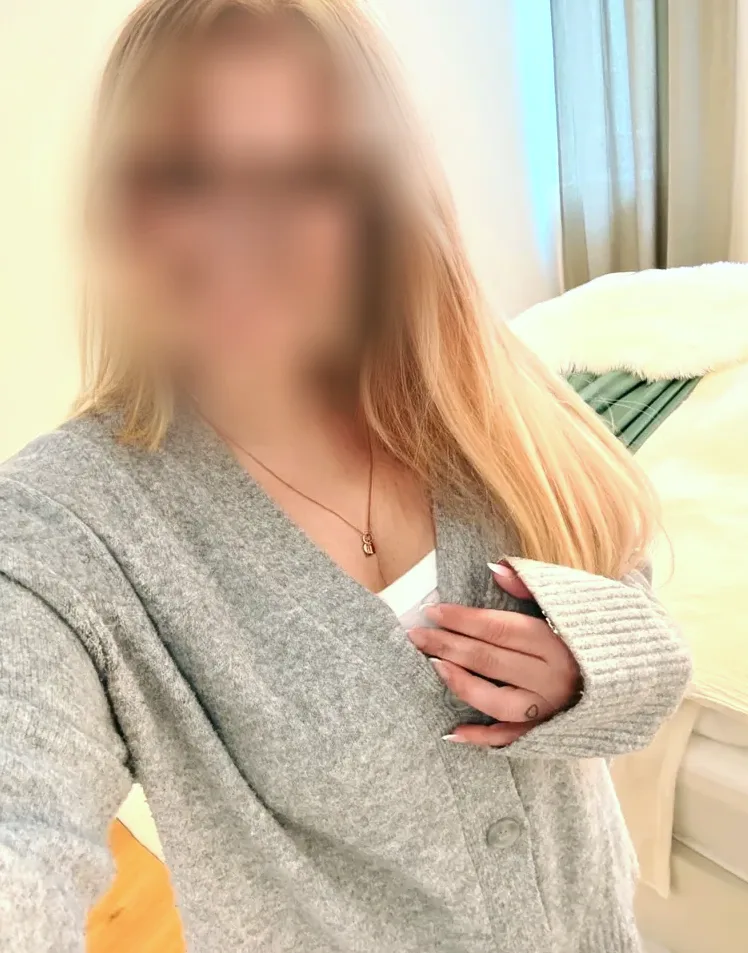 Greta, 36