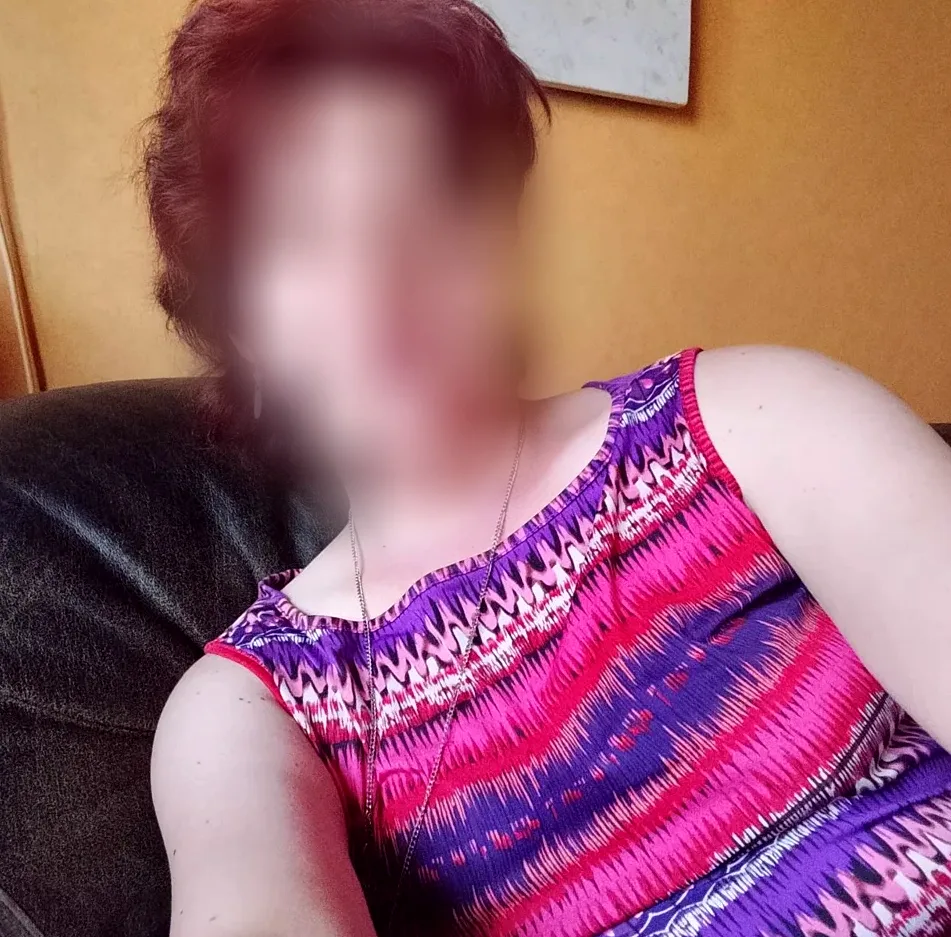 Melina, 35