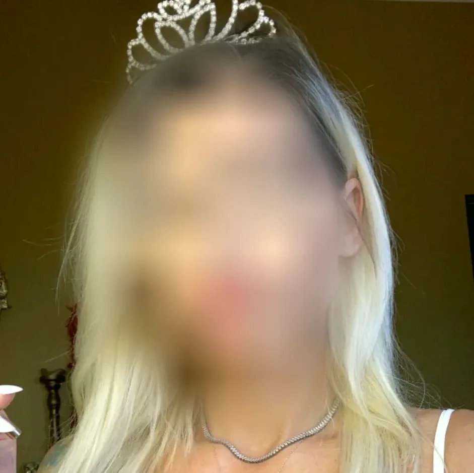 Mira, 35