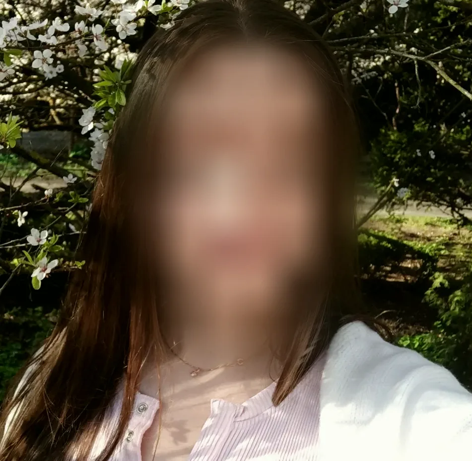 Nadja, 32