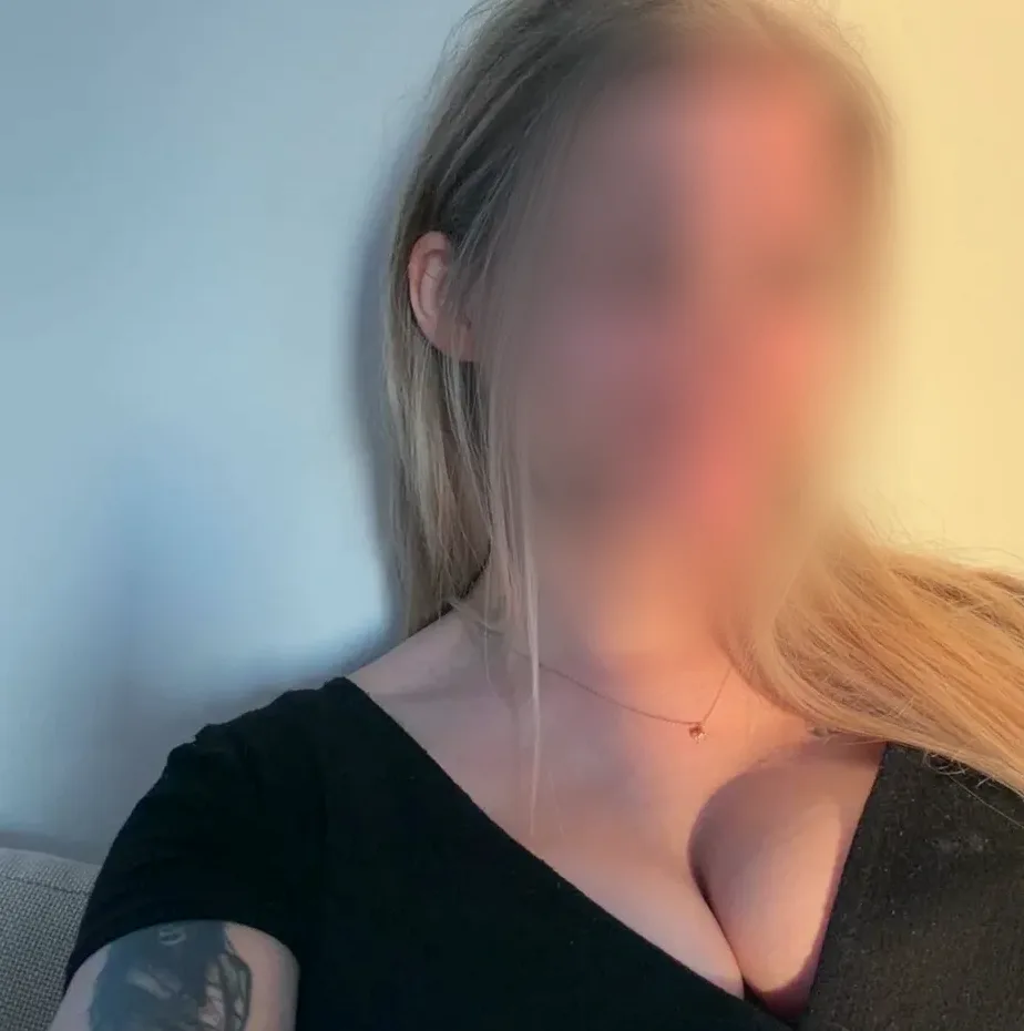 Paula, 25