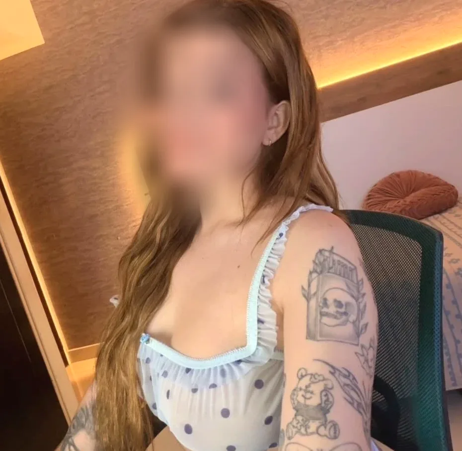 Pauline, 21