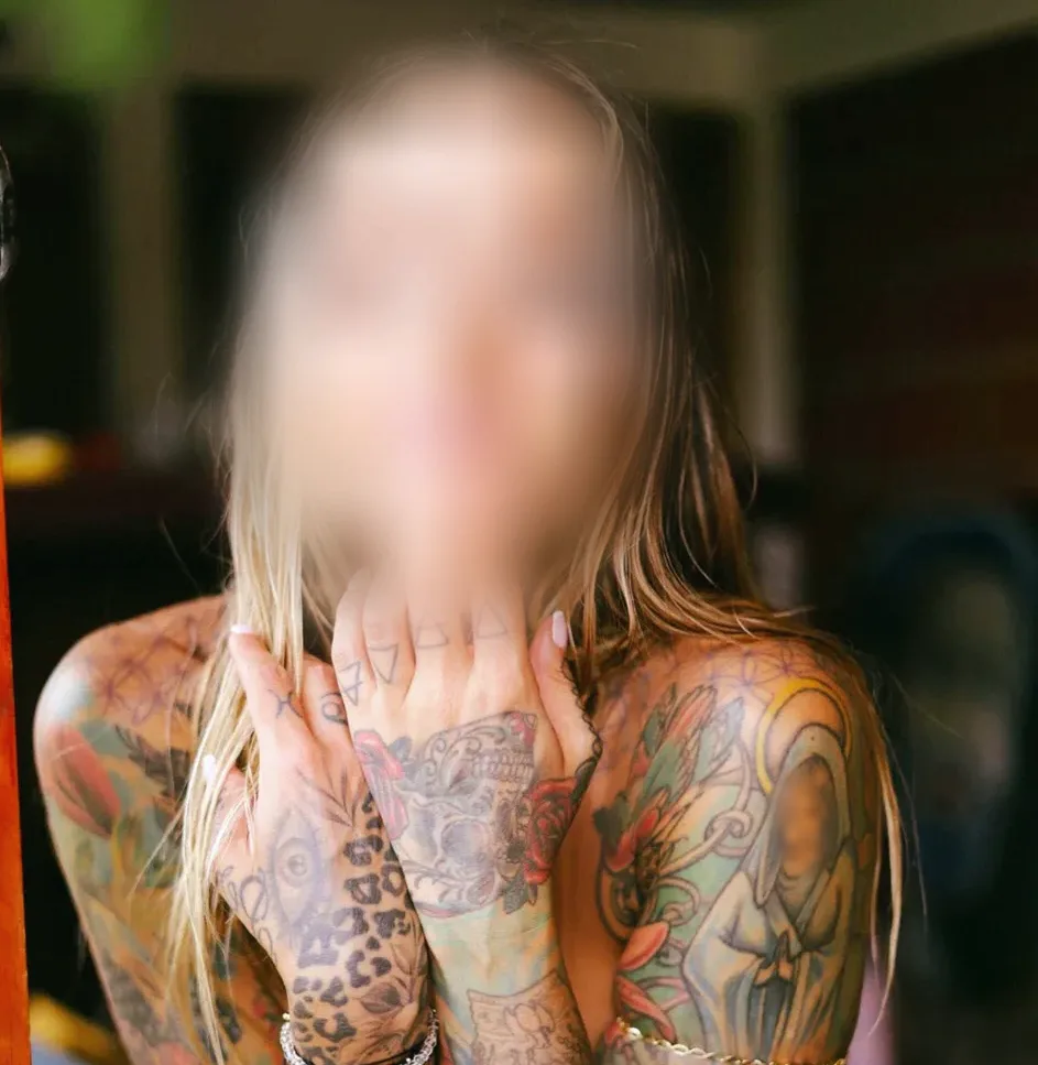 Sabrina, 36