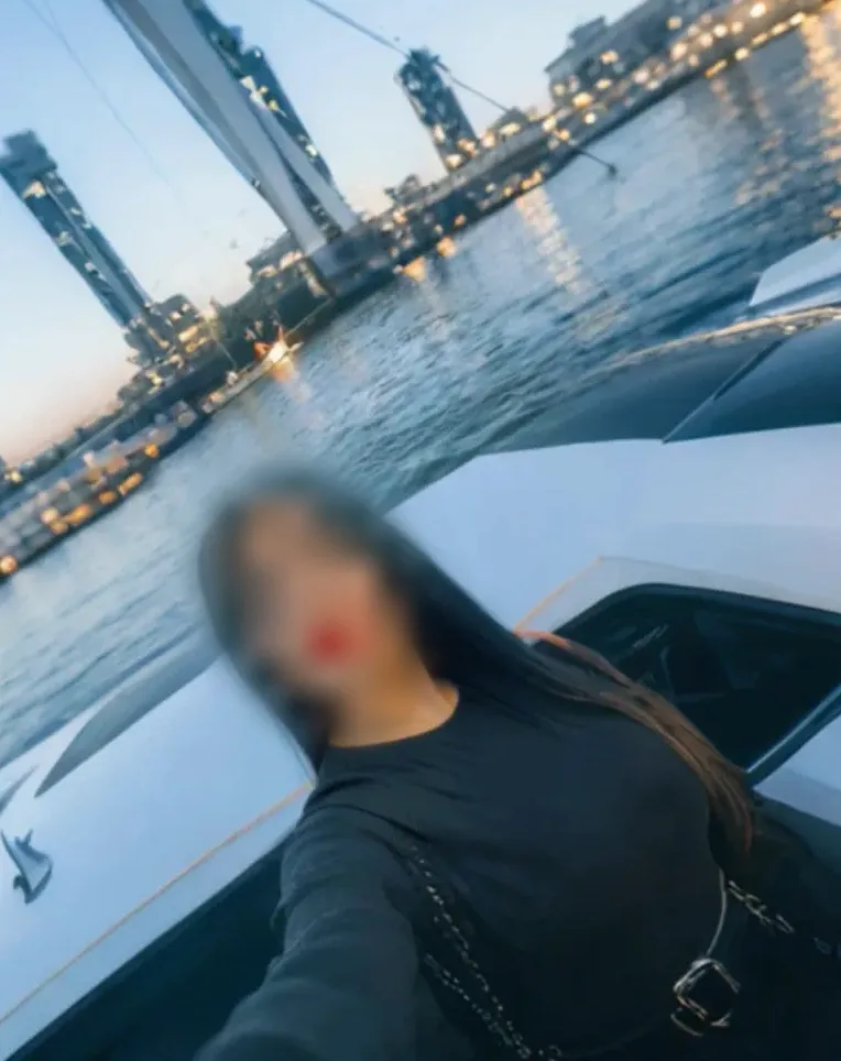 Sarah, 35